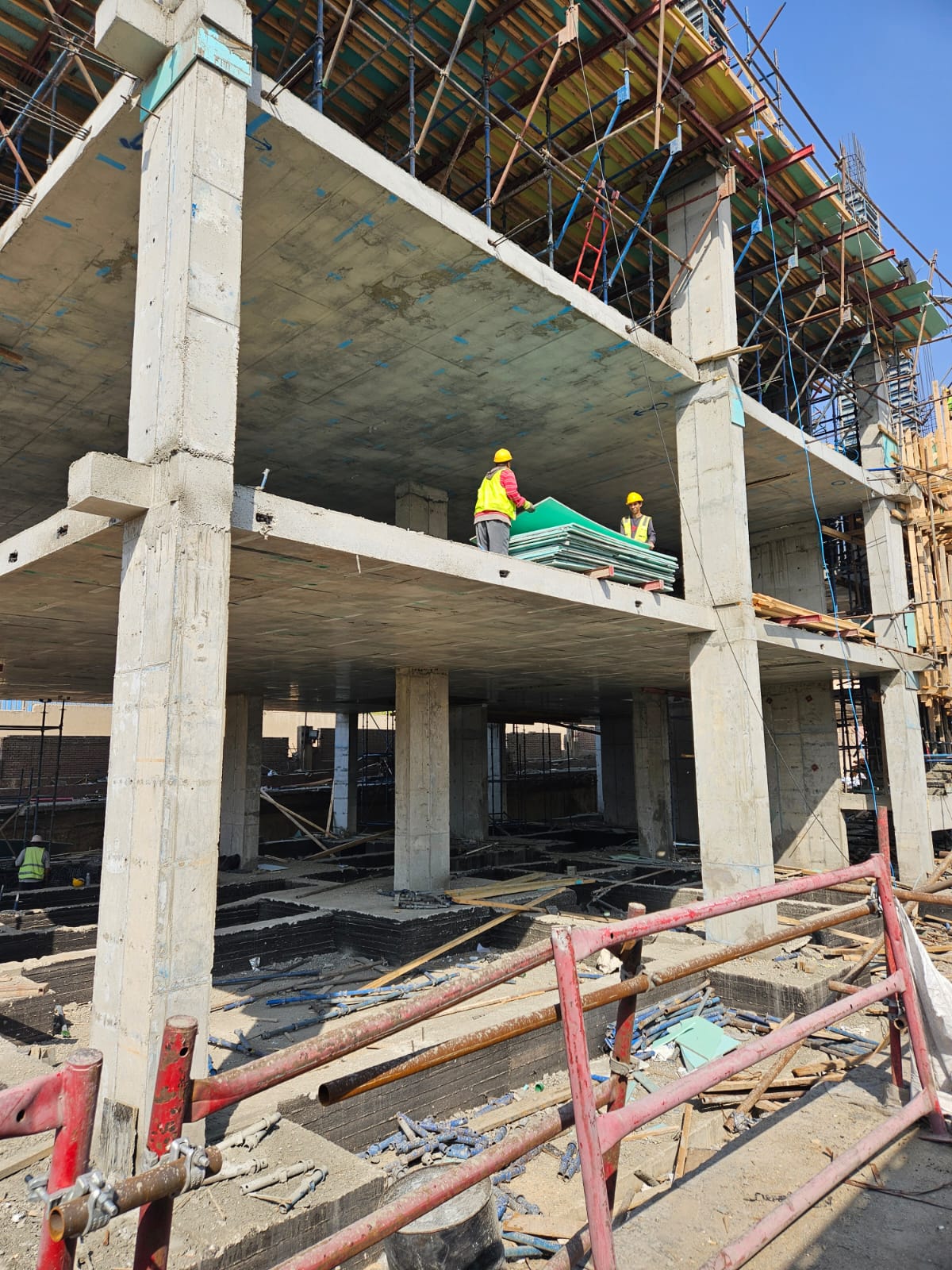 PlyPlas PVC Boards - Premium PlyPlas Board is an innovative Egyptian product made from PVC material, designed to replace traditional plywood in concrete casting applications. PlyPlas offers a high-quality concrete finish that eliminates the need for plastering after pouring—saving time, labor, and material costs. - High quality construction materials from Egypt with international certification